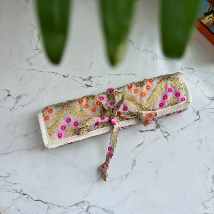 Petite bow organiser