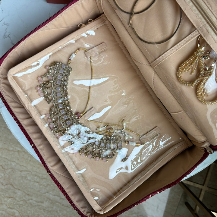 The Necklace Trunk