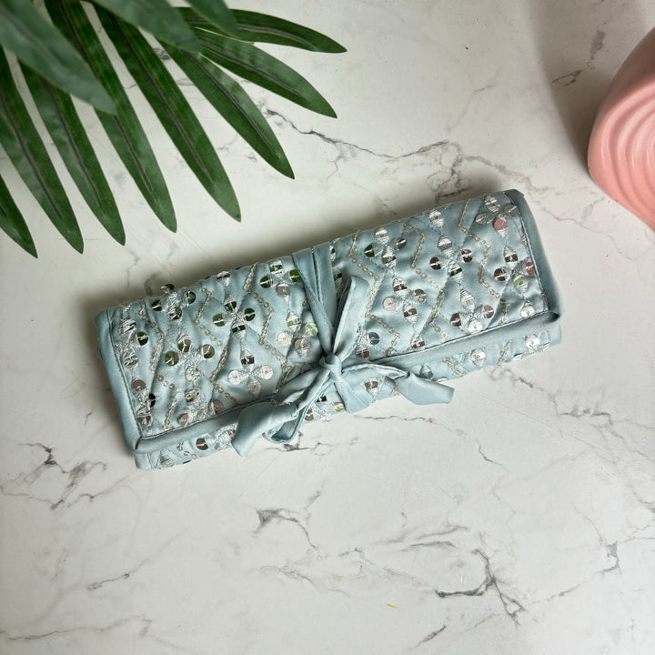 Petite bow organiser
