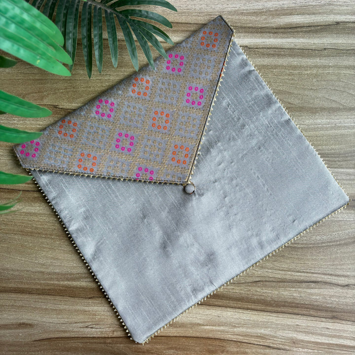 Royal Trousseau Pouch - The Bandhani Edit