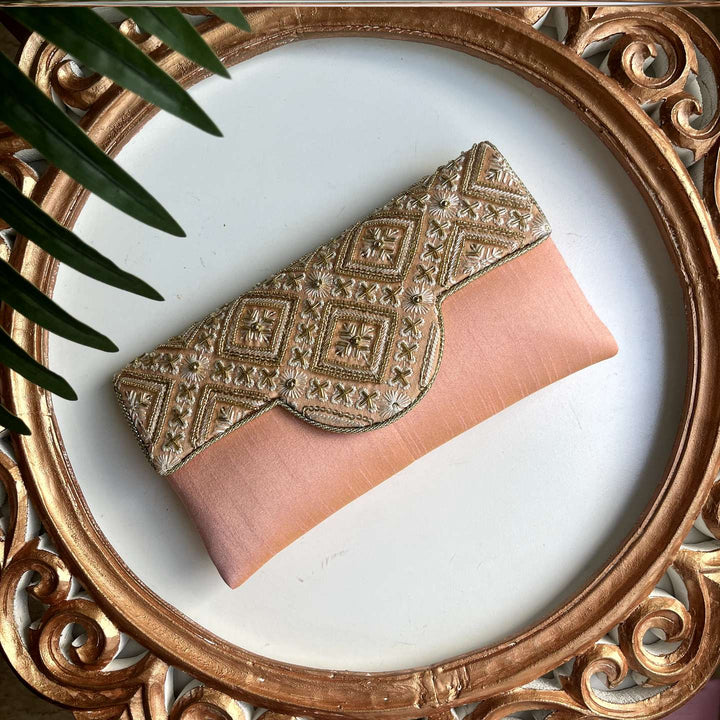 Fancy handwork clutch