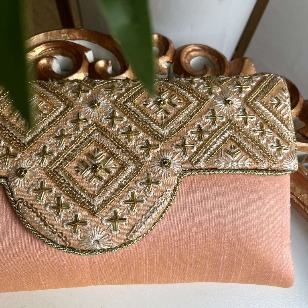 Fancy handwork clutch