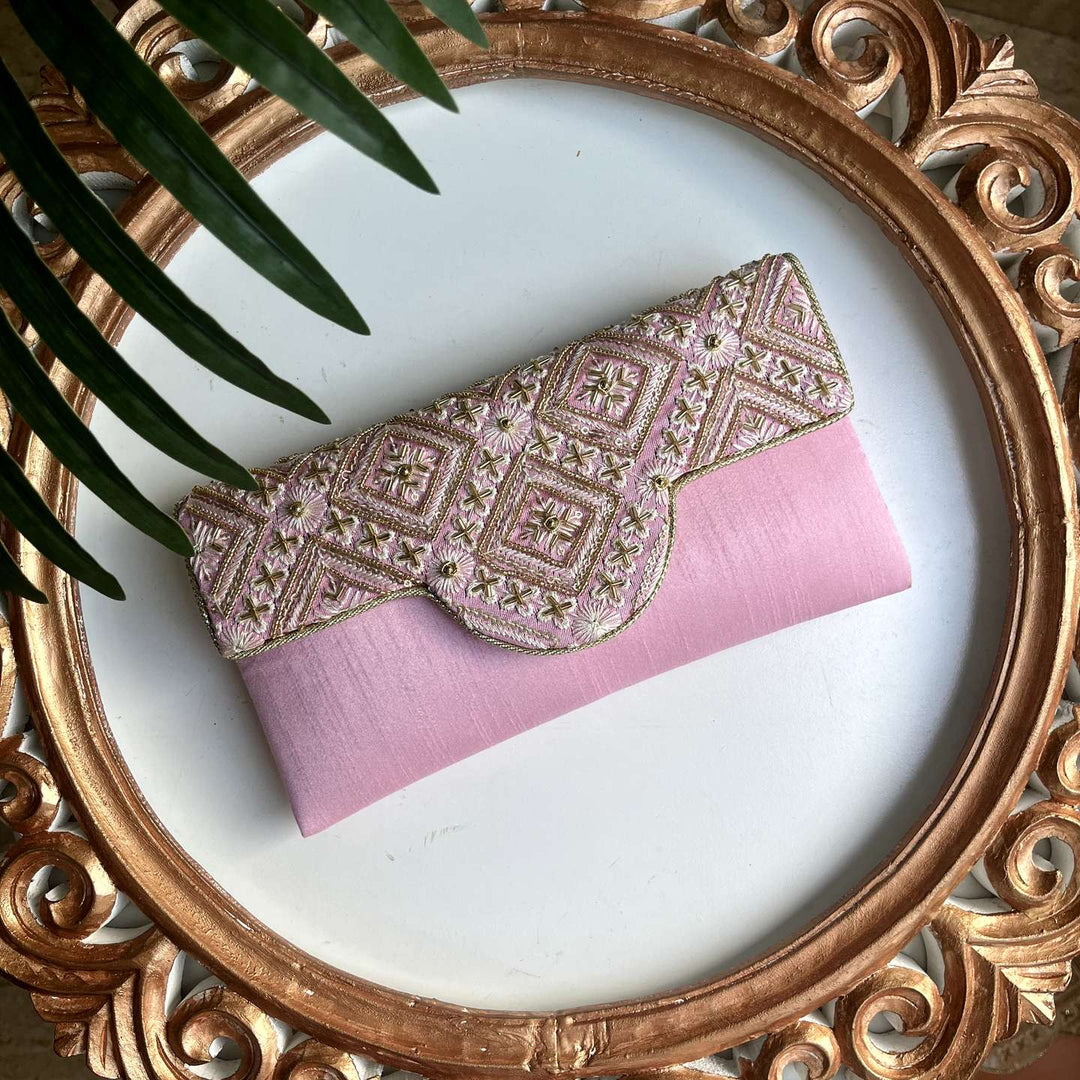 Fancy handwork clutch