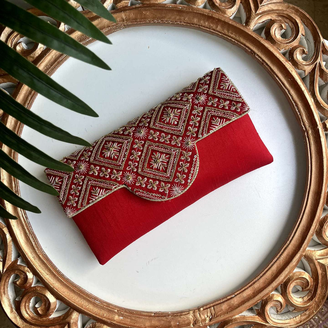 Fancy handwork clutch