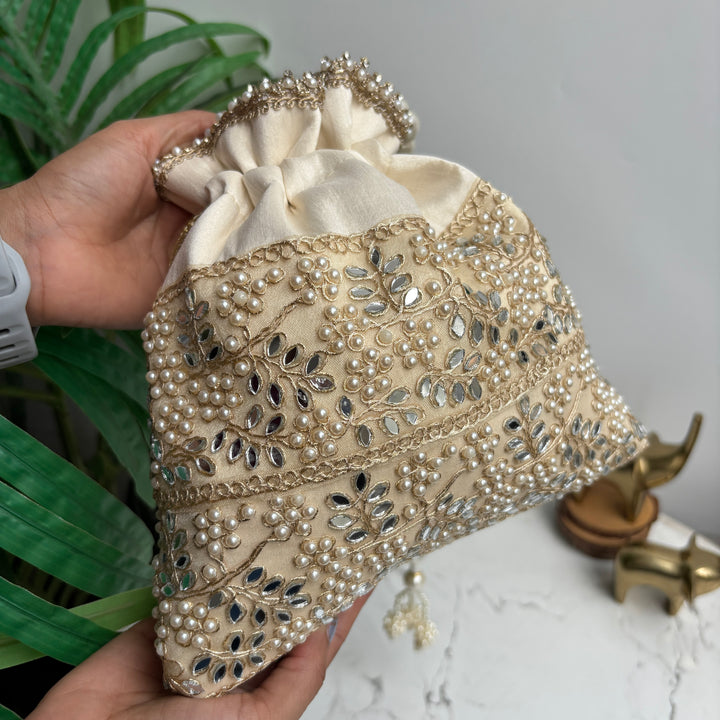 The Pearl Mirror Lace potlis