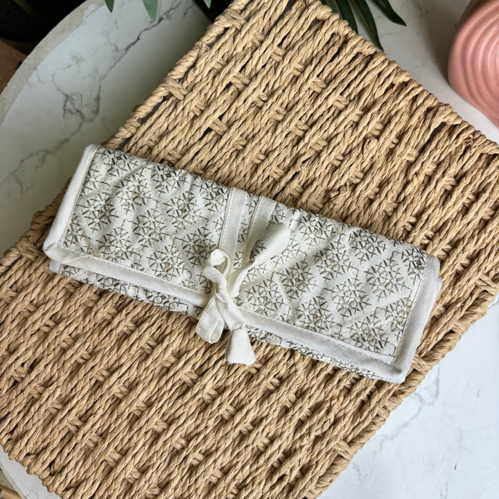 Petite bow organiser