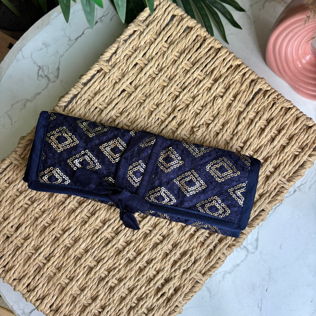 Petite bow organiser