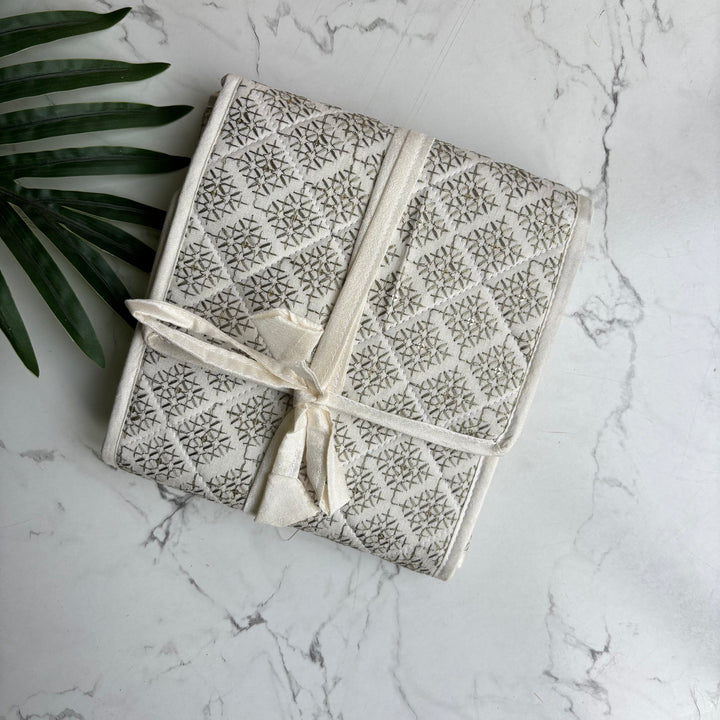 The Blossom Bow Organiser