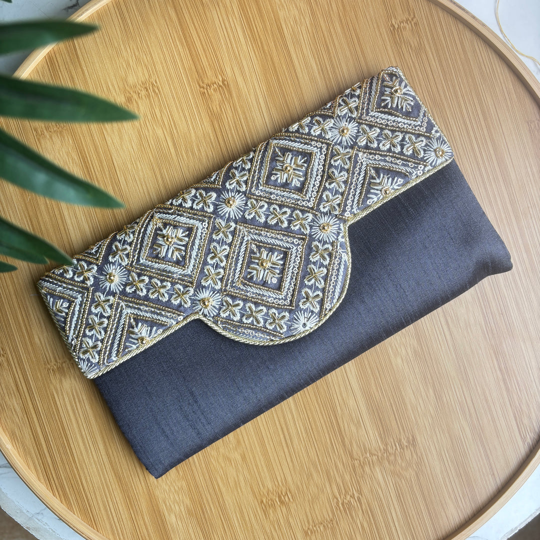 Fancy handwork clutch