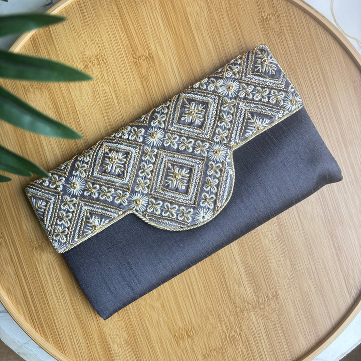 Fancy handwork clutch