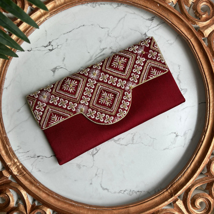 Fancy handwork clutch