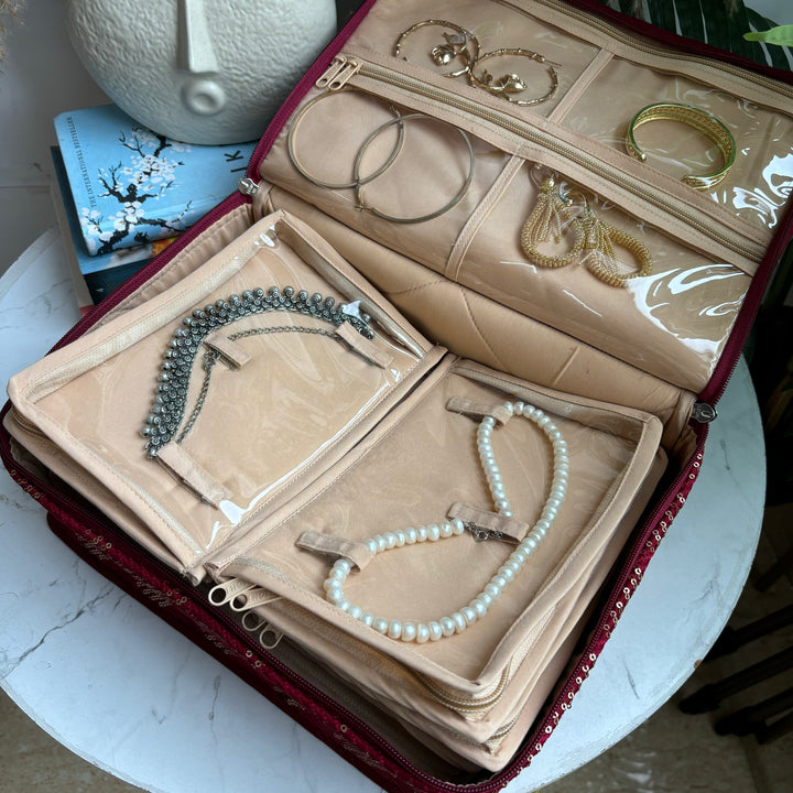 The Necklace Trunk