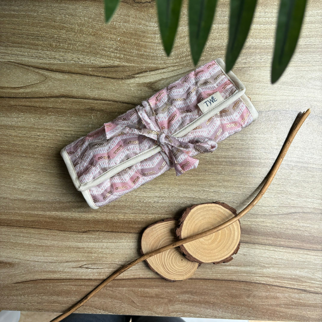 Petite bow organiser