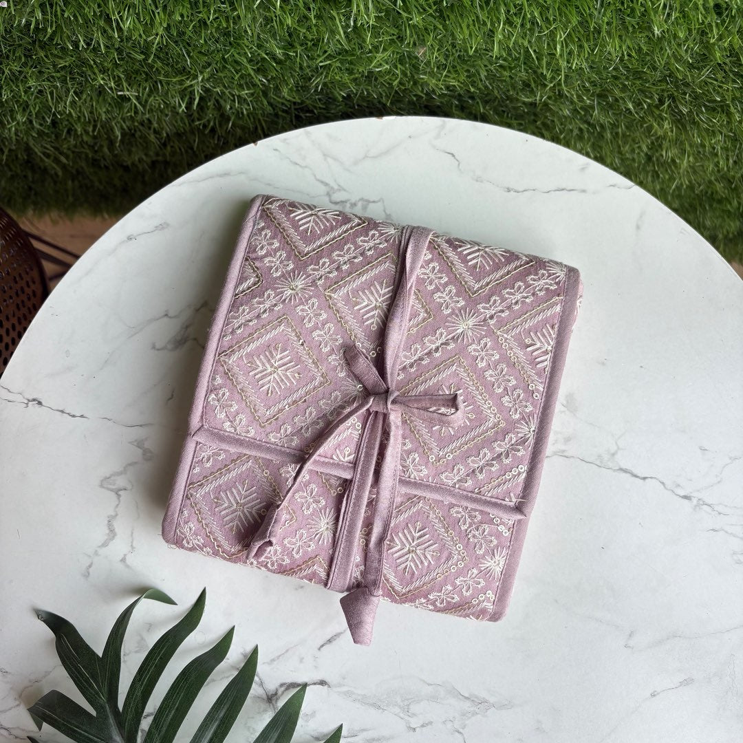 The Blossom Bow Organiser